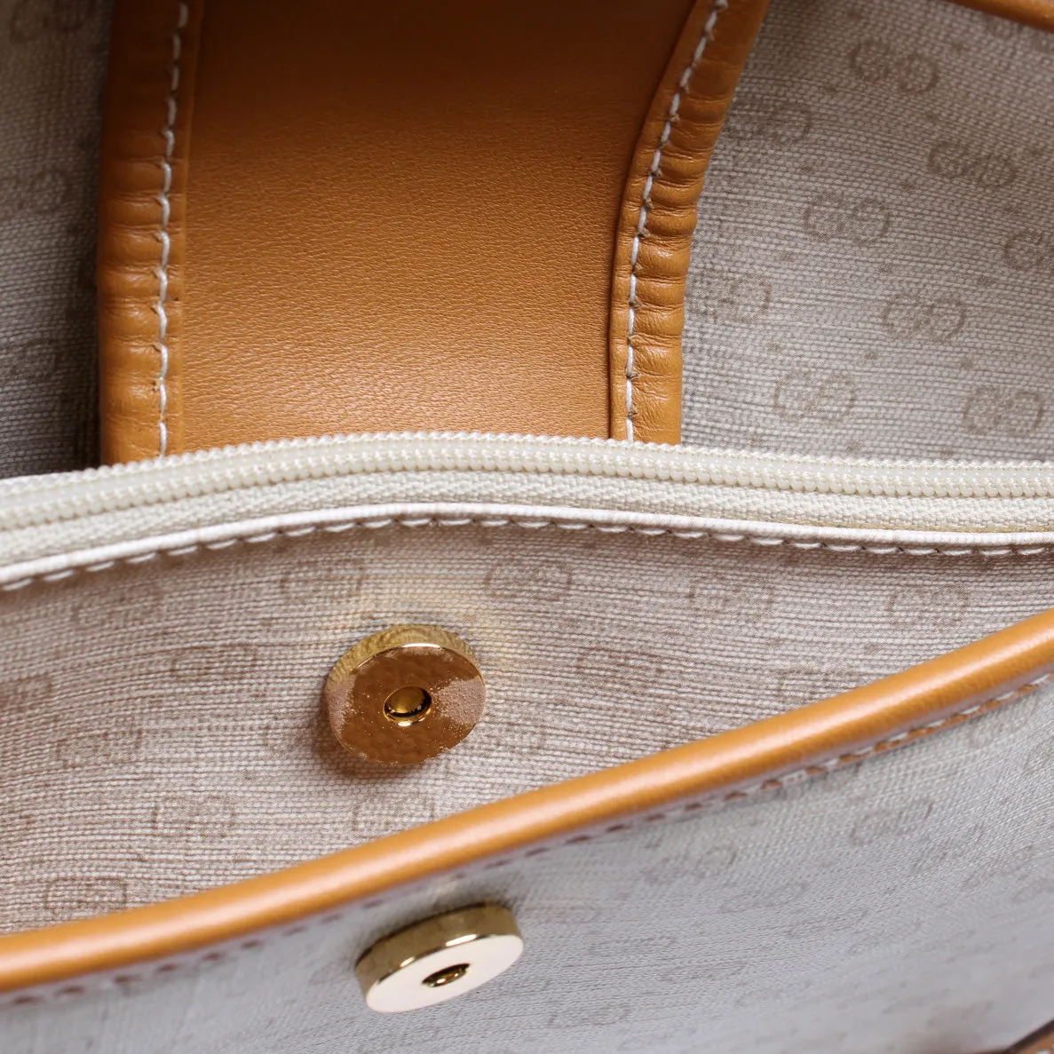 001.56.0944 Vintage Micro GG Canvas Web
