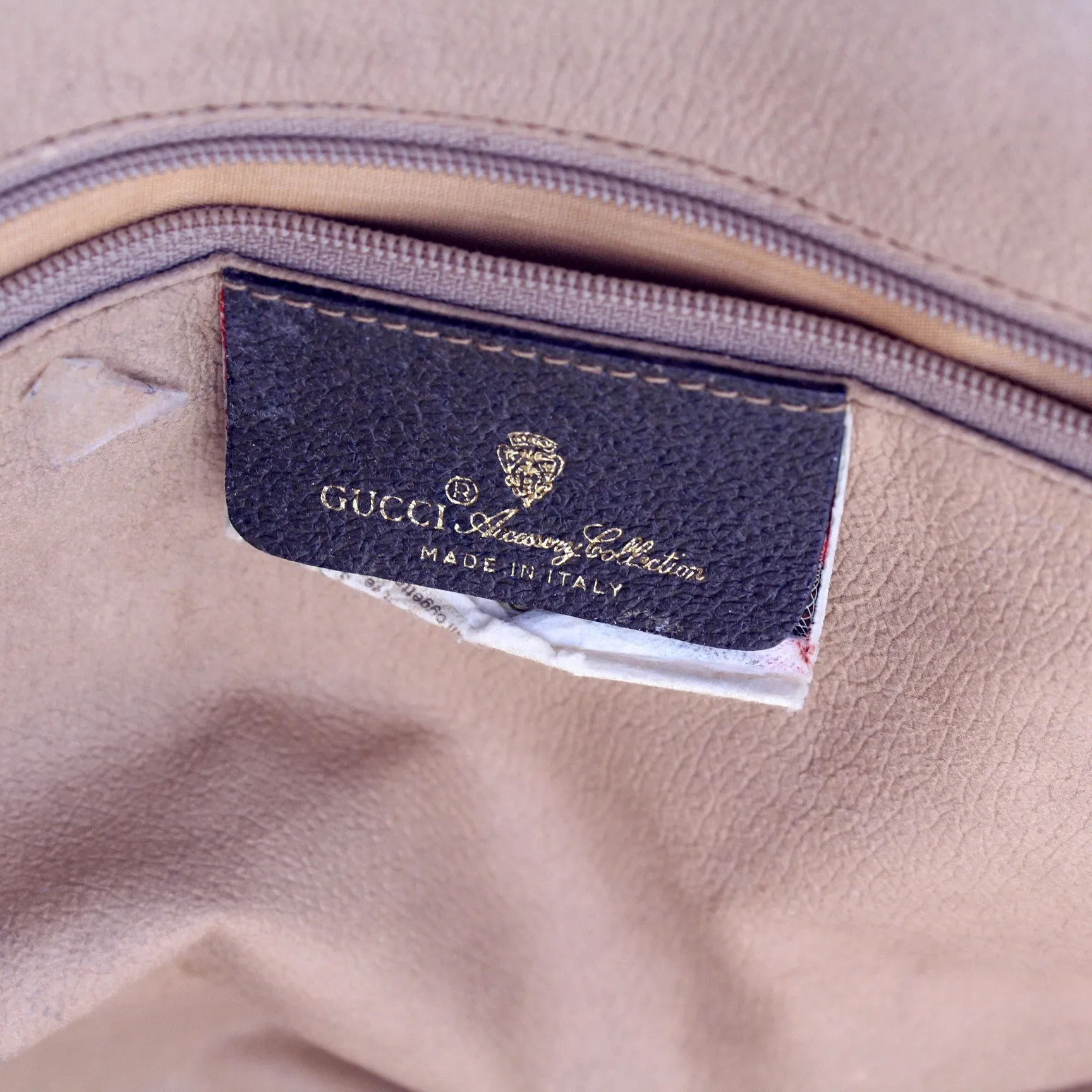 111.02.073 GG Supreme Duffle Bag With Strap Vintage