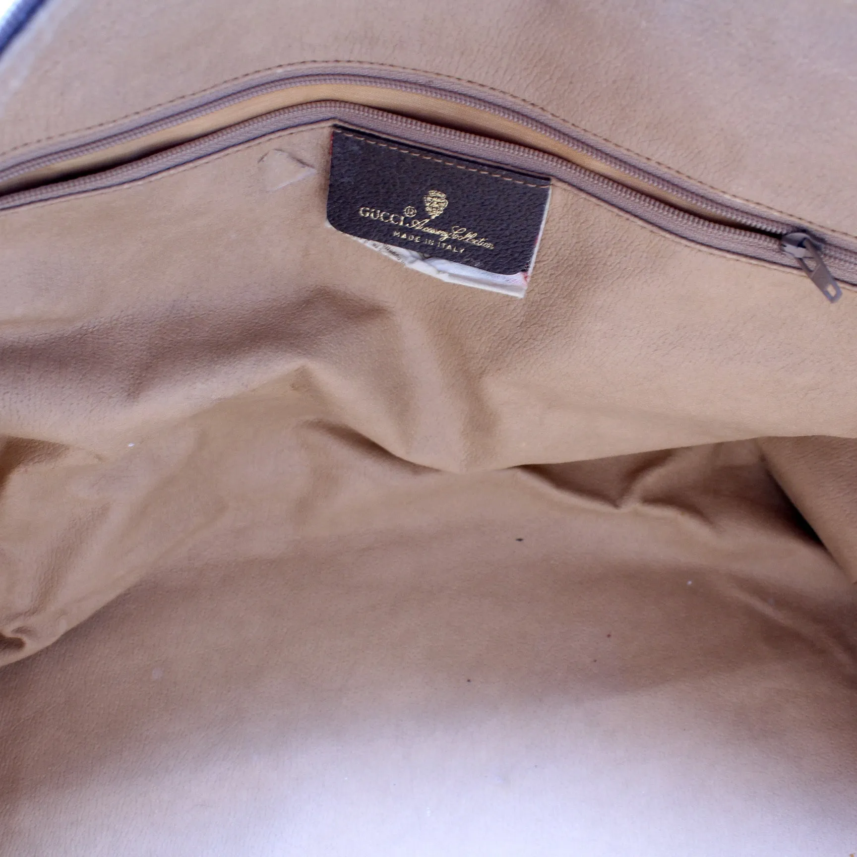 111.02.073 GG Supreme Duffle Bag With Strap Vintage