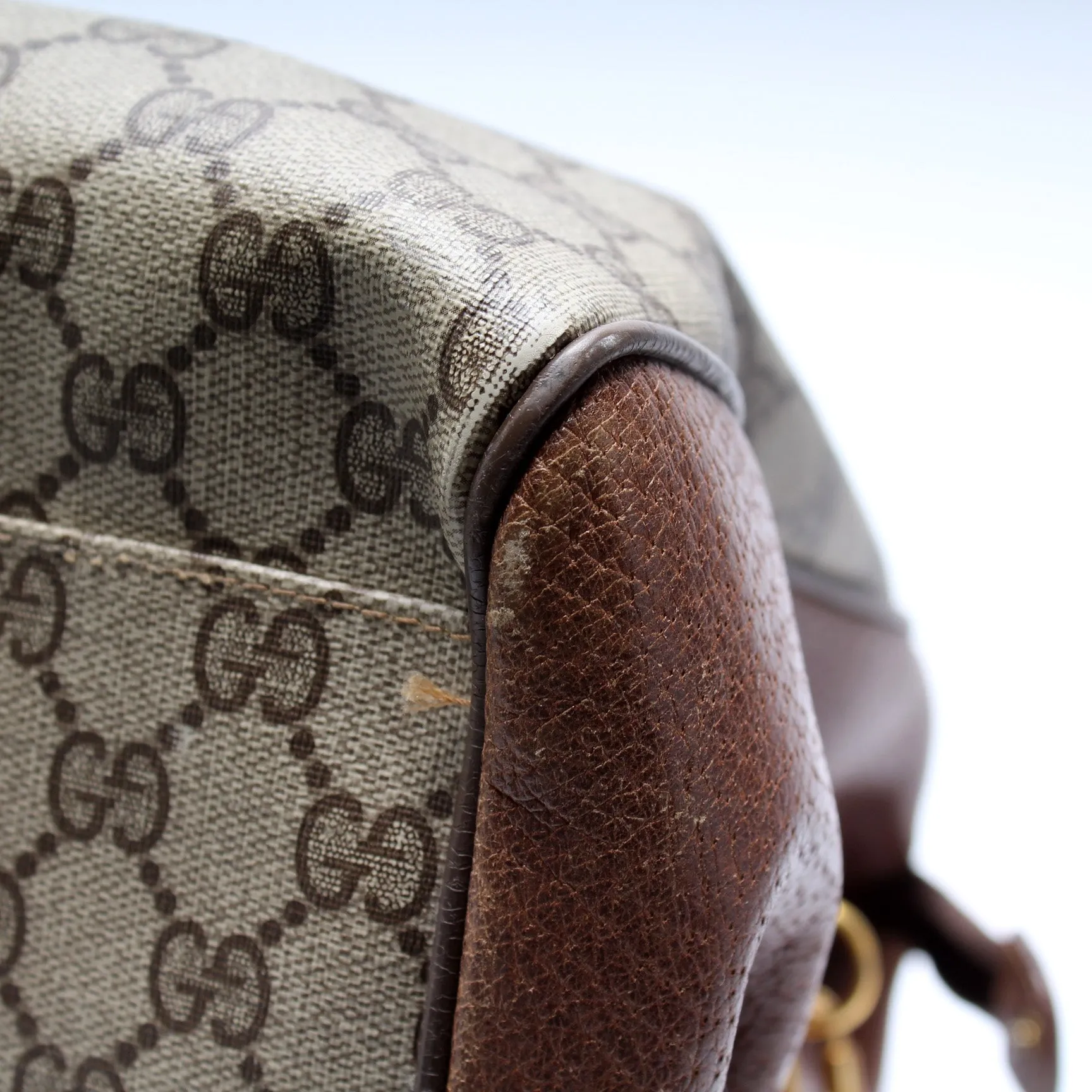 111.02.073 GG Supreme Duffle Bag With Strap Vintage