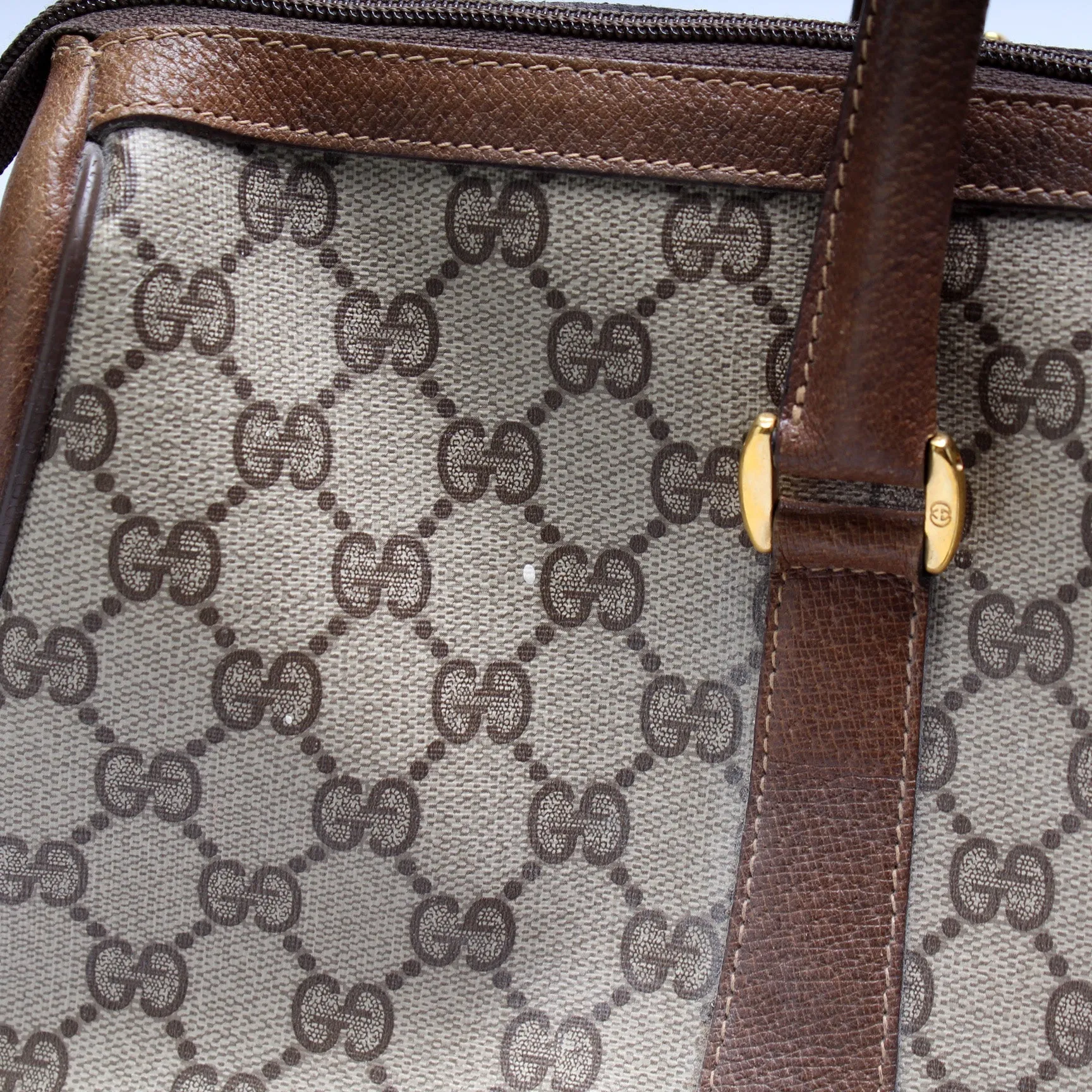 111.02.073 GG Supreme Duffle Bag With Strap Vintage