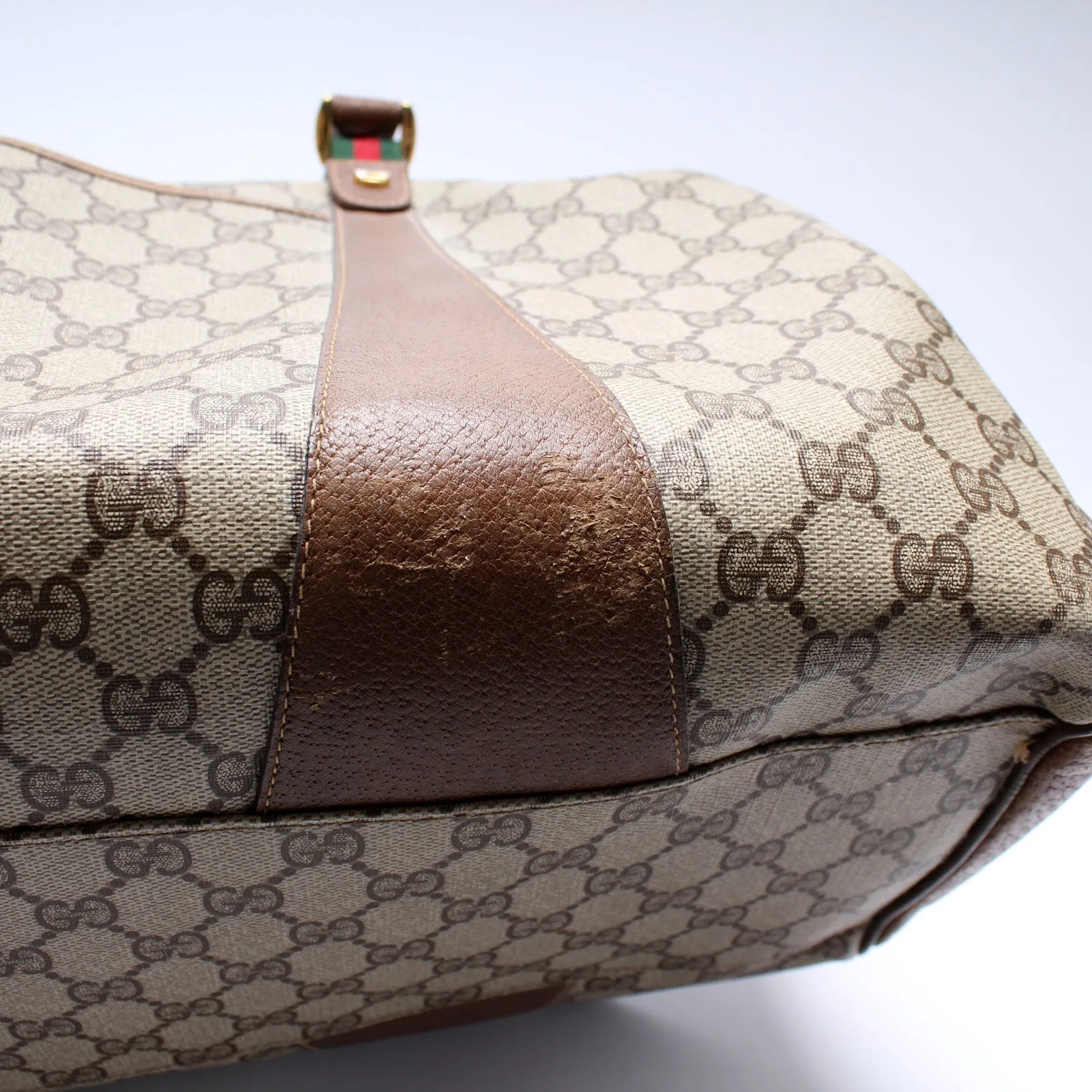 111.02.073 GG Supreme Duffle Bag With Strap Vintage