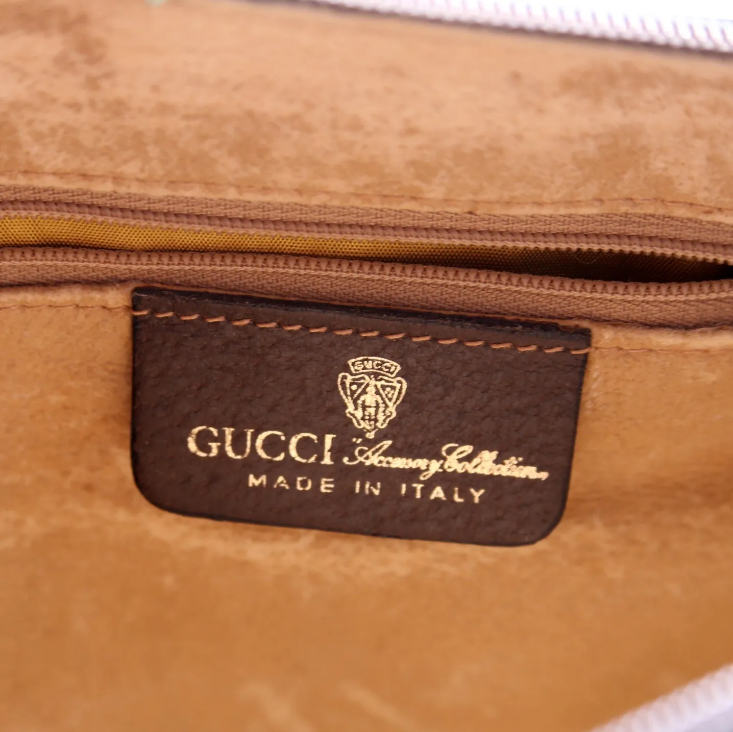 24.012 Vintage GG Supreme Boston Bag