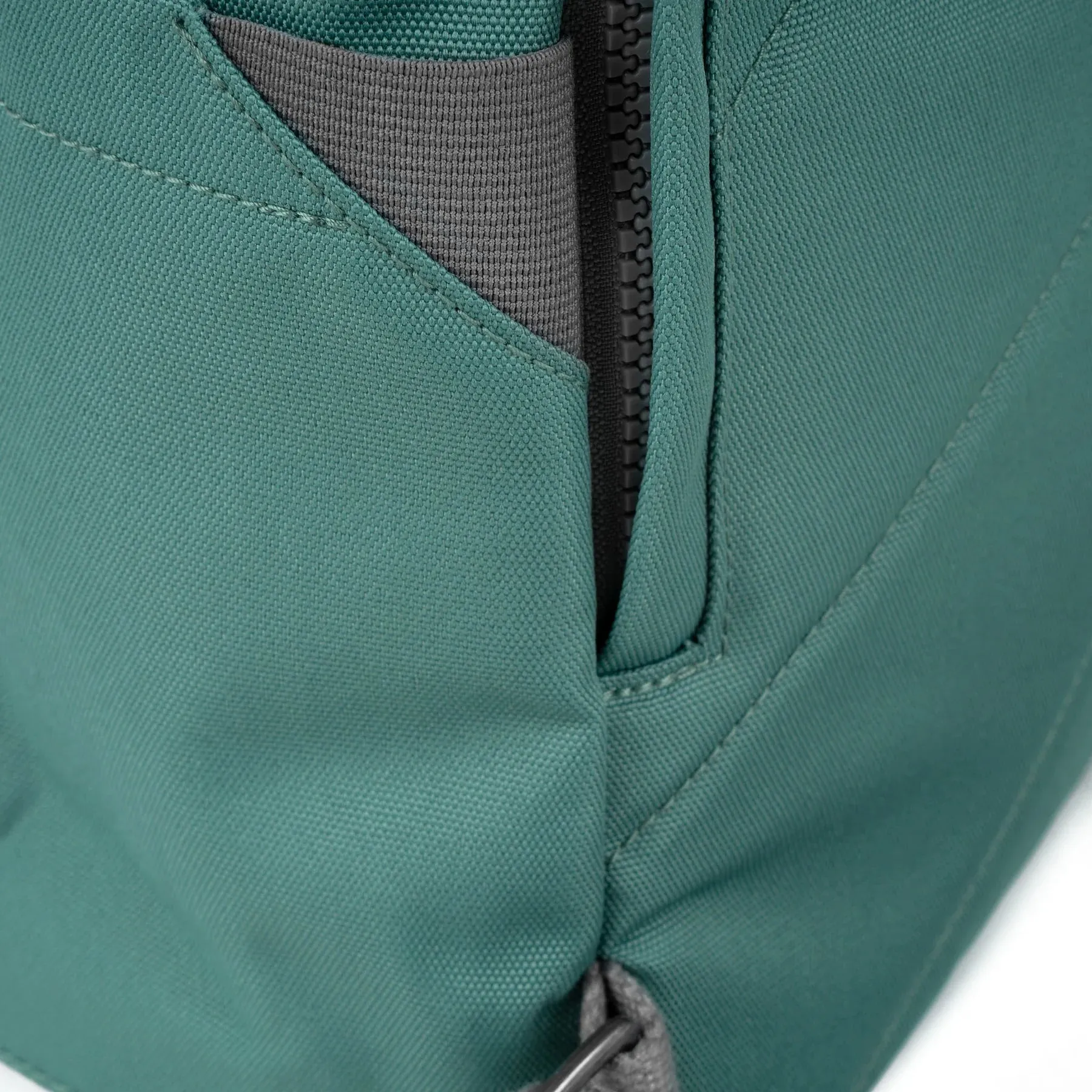 Finchley A Small Recycled Canvas Backpack - Sage