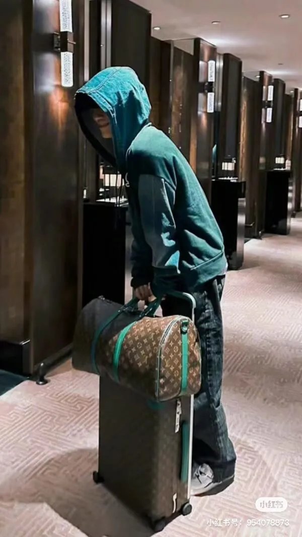 Louis Vuitton Horizon 55 Rolling Suitcase ( 8 Colors )