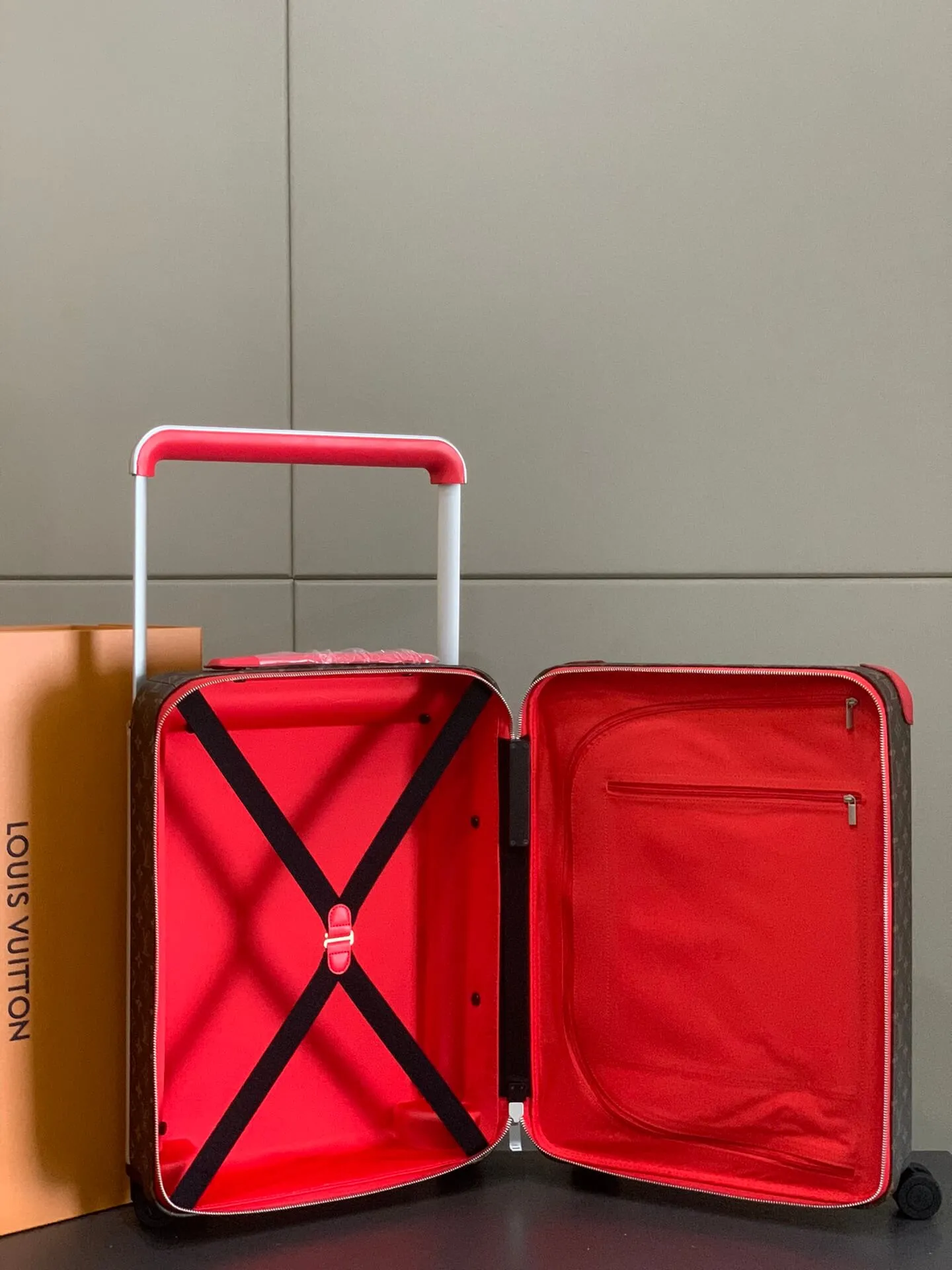 Louis Vuitton Horizon 55 Rolling Suitcase ( 8 Colors )