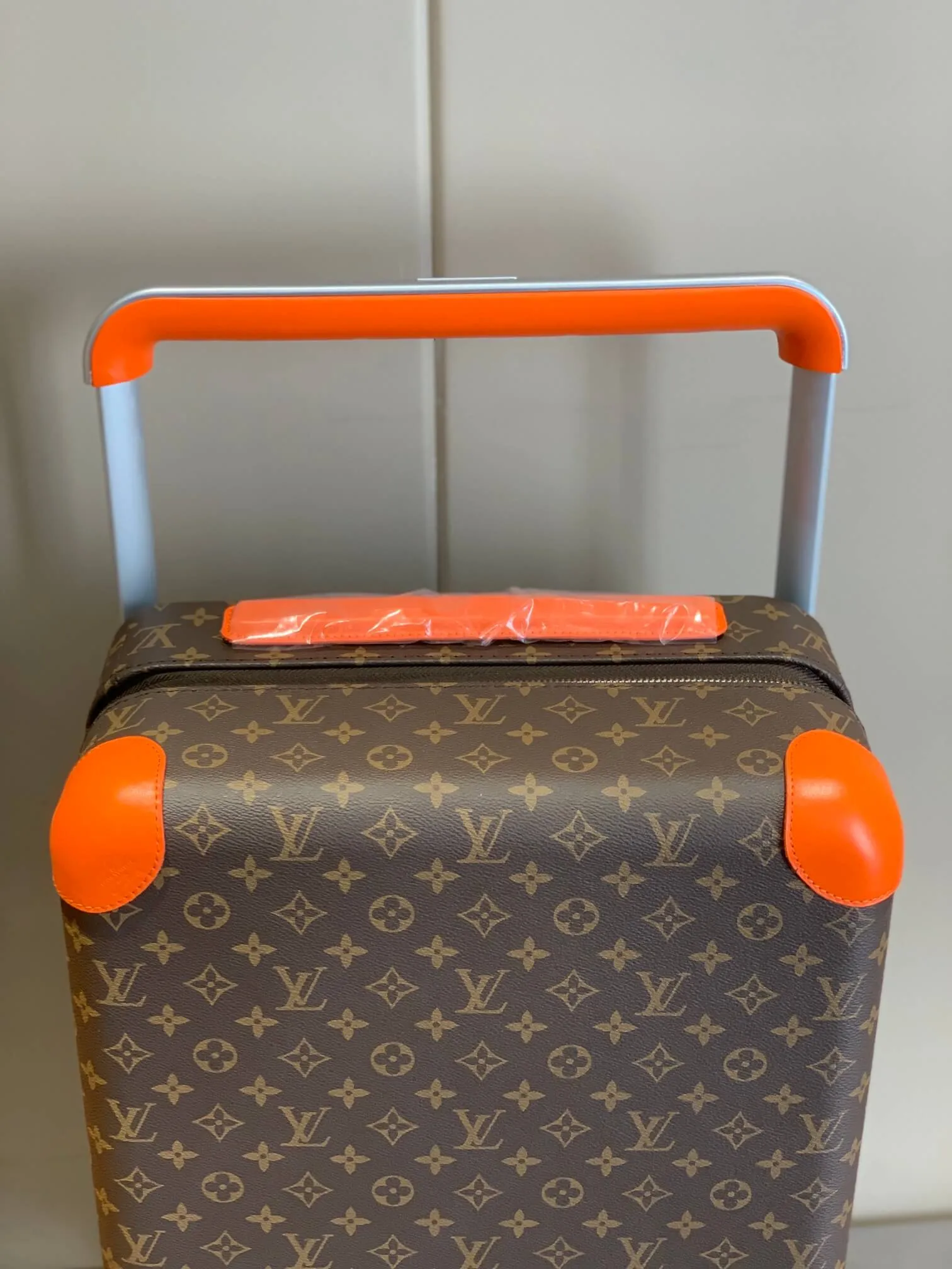 Louis Vuitton Horizon 55 Rolling Suitcase ( 8 Colors )