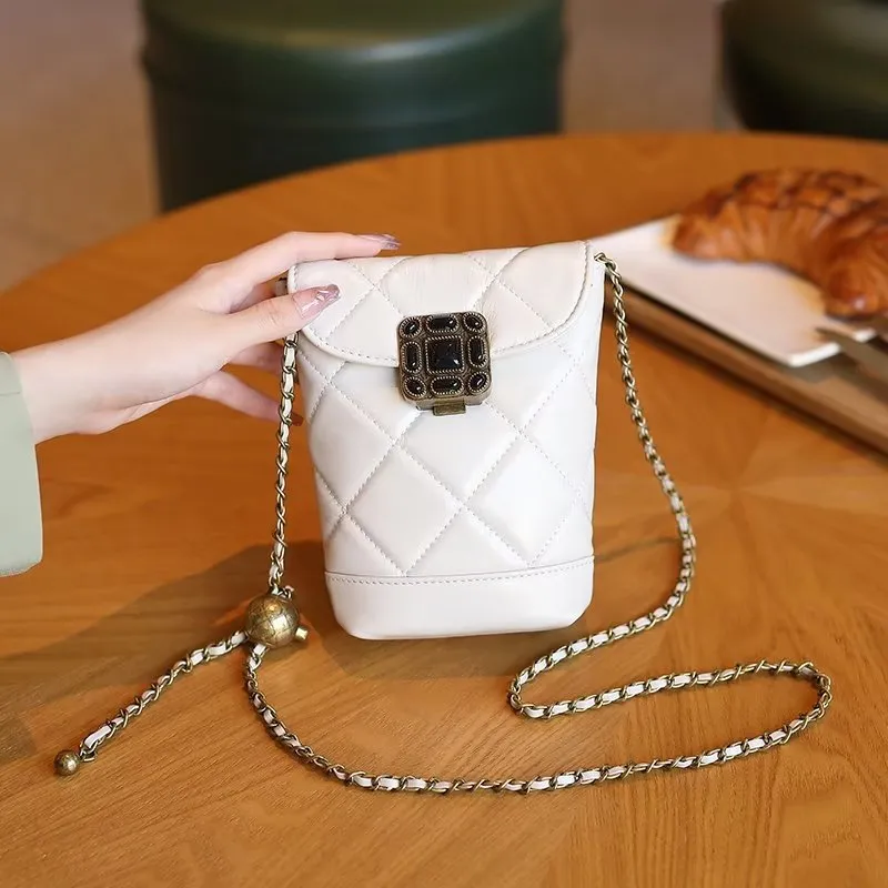 Modish Chic Hasp Shoulder Bag