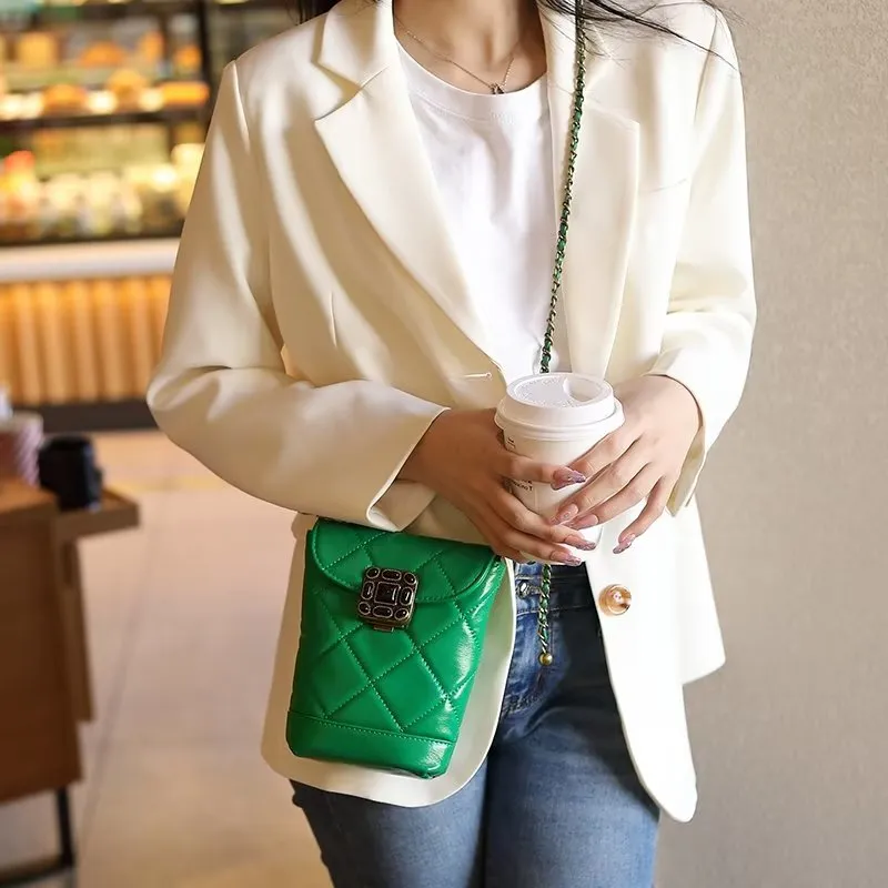 Modish Chic Hasp Shoulder Bag