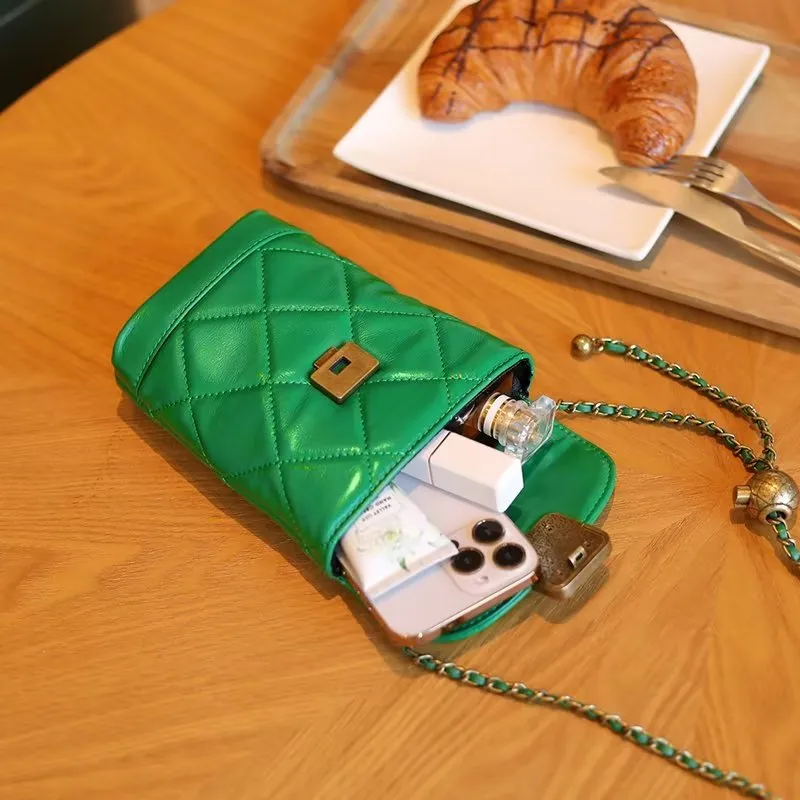 Modish Chic Hasp Shoulder Bag