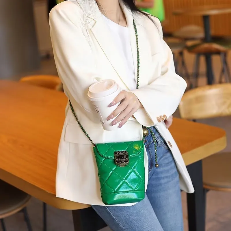 Modish Chic Hasp Shoulder Bag