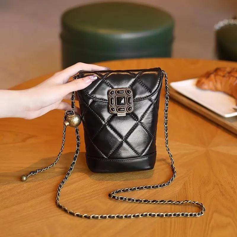 Modish Chic Hasp Shoulder Bag