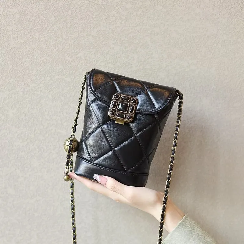 Modish Chic Hasp Shoulder Bag