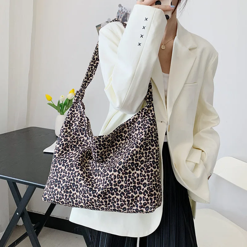 Stylish Women's Leopard Print Shoulder Bag | Large Capacity Fashion Statement