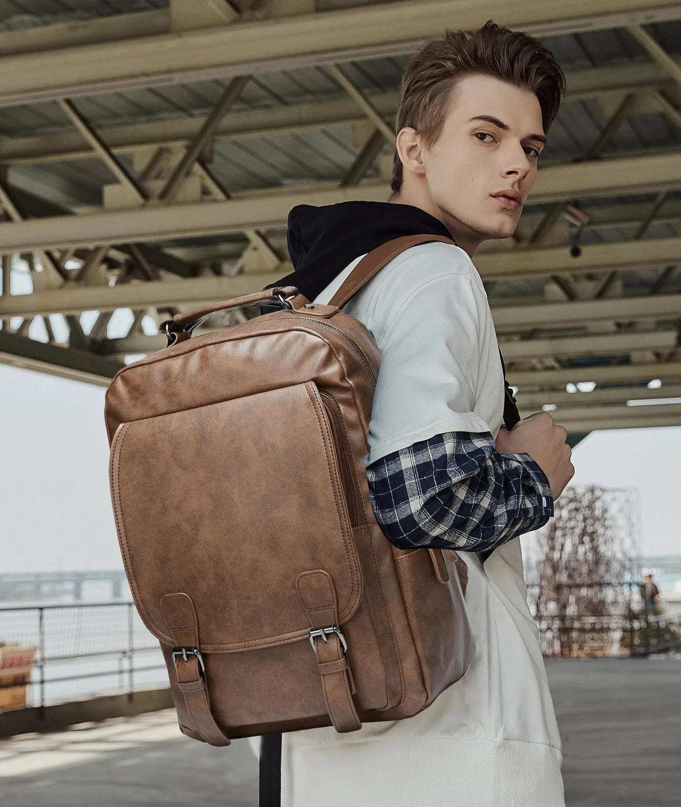 UAKISS  -   Leather Backpack with USB Charging Port,Waterproof Backpack Fit 15.6 inch Laptop, Large Capacity Suitable for Traveling